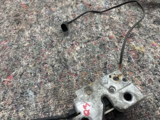 bontott SKODA OCTAVIA III Motorháztető Zárszerkezet