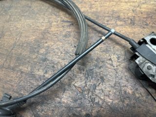 bontott SKODA OCTAVIA III Motorháztető Zárszerkezet