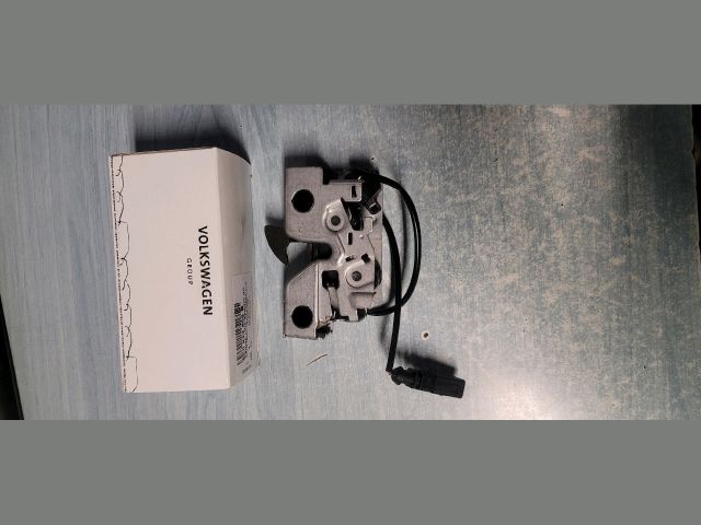 bontott SKODA OCTAVIA III Motorháztető Zárszerkezet