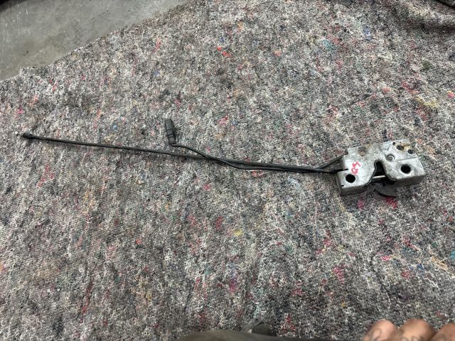 bontott SKODA OCTAVIA III Motorháztető Zárszerkezet