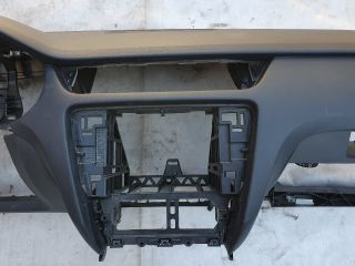 bontott SKODA OCTAVIA III Műszerfal Héj