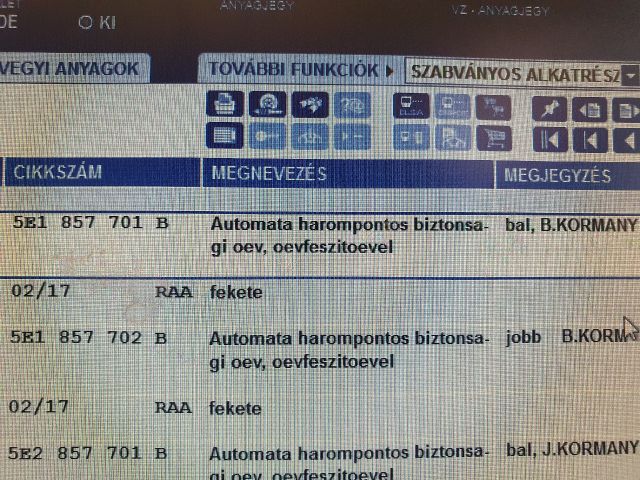 bontott SKODA OCTAVIA III Műszerfal Héj