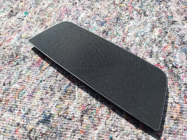 bontott SKODA OCTAVIA III Műszerfal Középső Hangszóró Burkolat