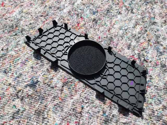 bontott SKODA OCTAVIA III Műszerfal Középső Hangszóró Burkolat