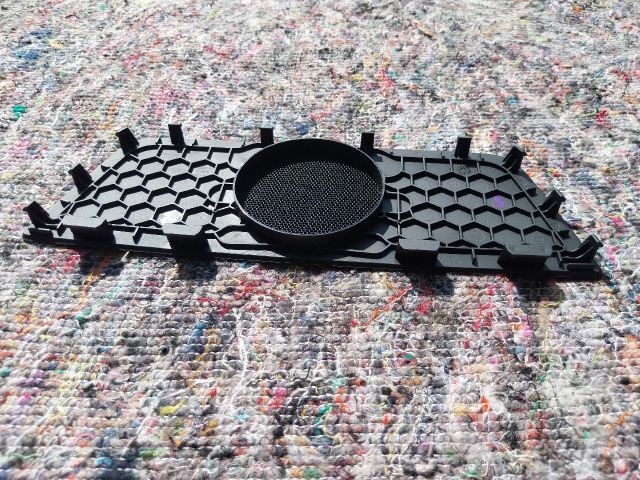 bontott SKODA OCTAVIA III Műszerfal Középső Hangszóró Burkolat