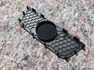 bontott SKODA OCTAVIA III Műszerfal Középső Hangszóró Burkolat