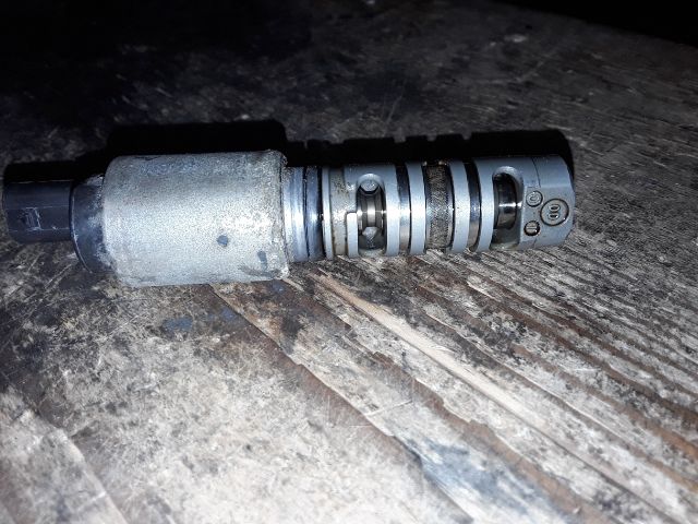 bontott SKODA OCTAVIA III Olajnyomás Szelep Okoskerékhez