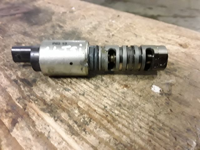 bontott SKODA OCTAVIA III Olajnyomás Szelep Okoskerékhez