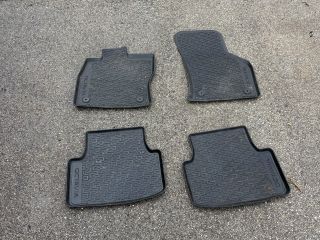 bontott SKODA OCTAVIA III Padlószőnyeg