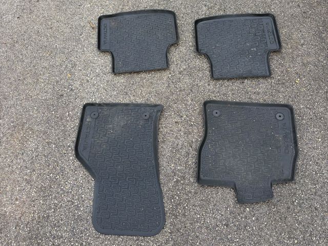 bontott SKODA OCTAVIA III Padlószőnyeg