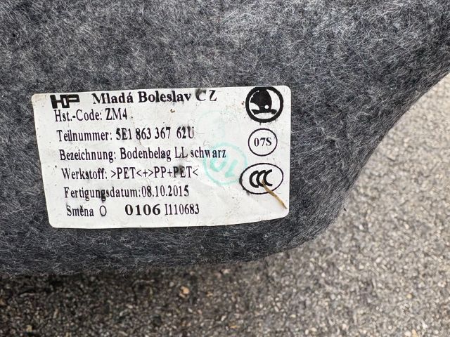 bontott SKODA OCTAVIA III Padlószőnyeg