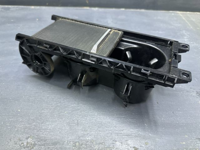 bontott SKODA OCTAVIA III Pohártartó