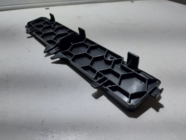 bontott SKODA OCTAVIA III Pollenszűrő Fedél