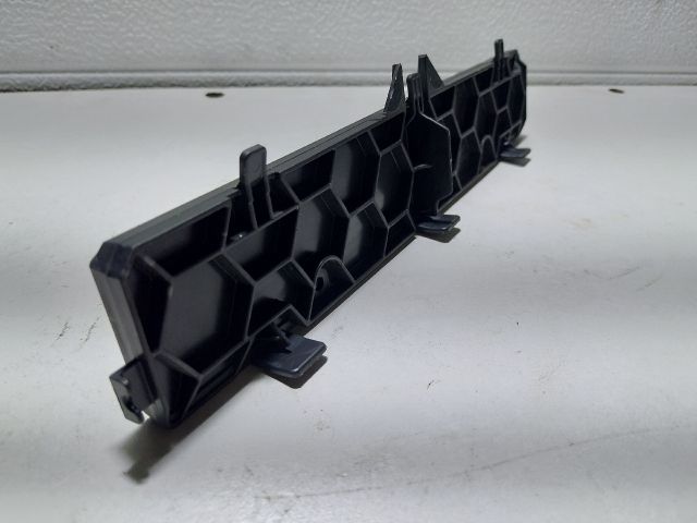 bontott SKODA OCTAVIA III Pollenszűrő Fedél