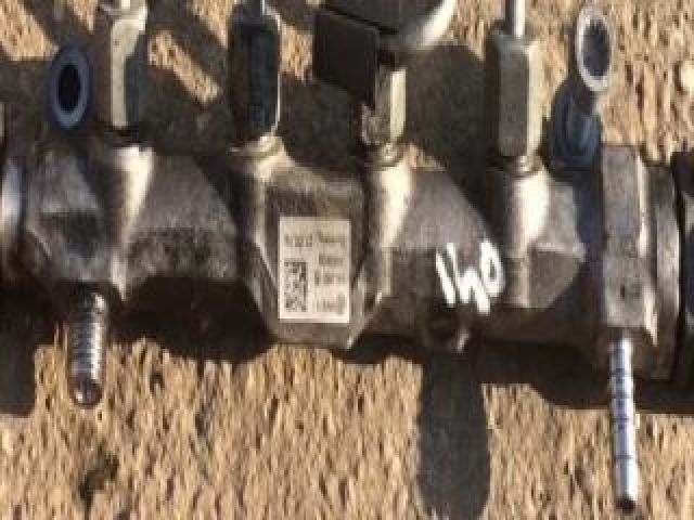 bontott SKODA OCTAVIA III Porlasztó Sor / Híd