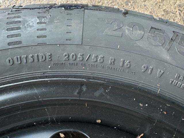 bontott SKODA OCTAVIA III Pótkerék Szerszámtartó