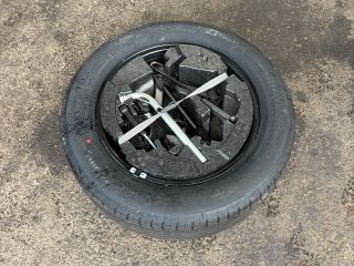 bontott SKODA OCTAVIA III Pótkerék Szerszámtartó