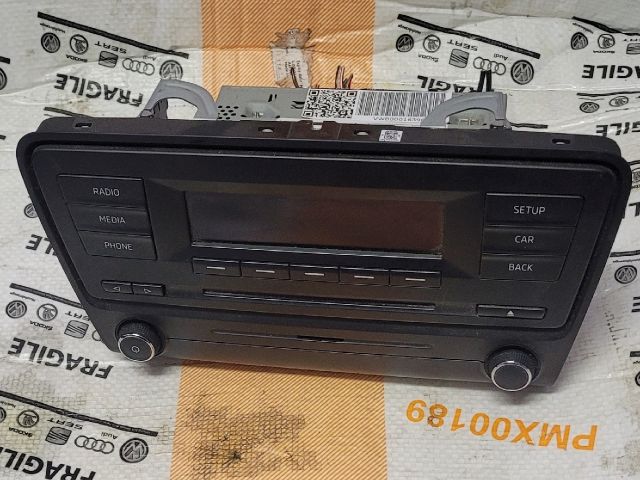 bontott SKODA OCTAVIA III Rádió / CD