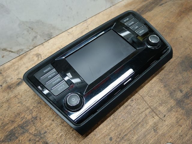 bontott SKODA OCTAVIA III Rádió / CD