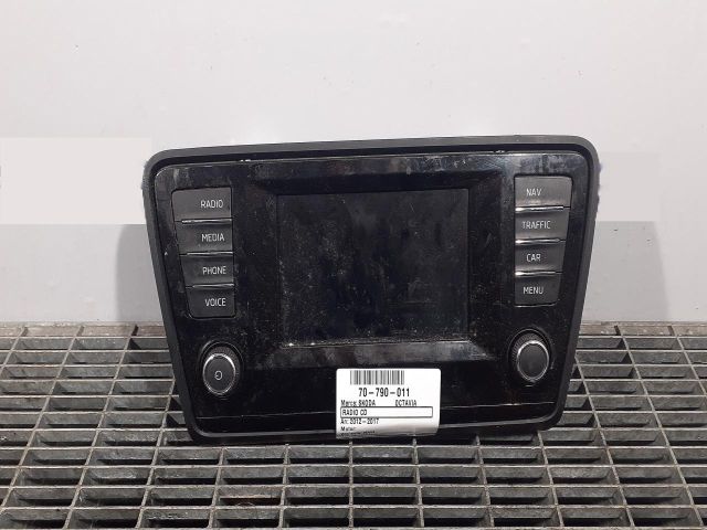 bontott SKODA OCTAVIA III Rádió / CD