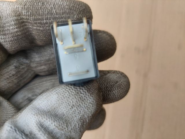 bontott SKODA OCTAVIA III Relé