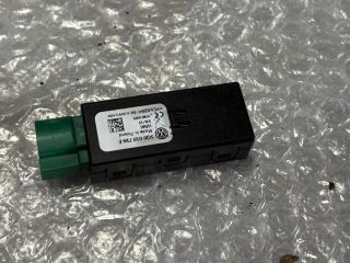 bontott SKODA OCTAVIA III USB Aljzat