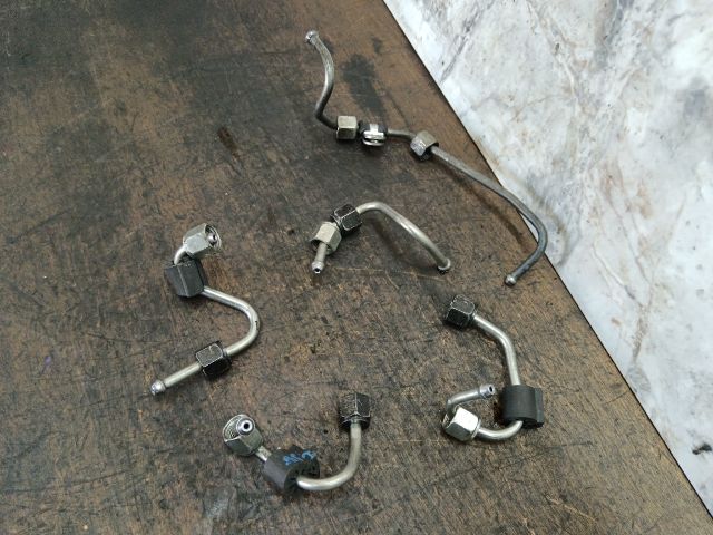 bontott SKODA OCTAVIA III Üzemanyagcső