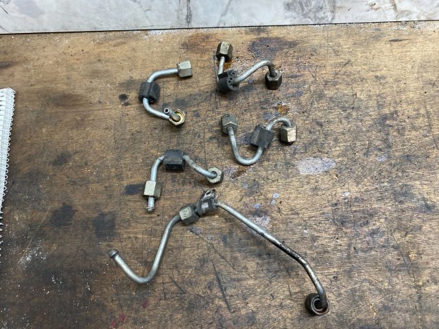 bontott SKODA OCTAVIA III Üzemanyagcső