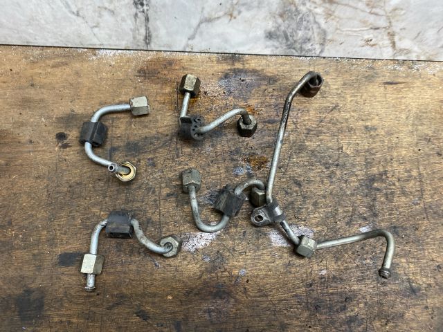 bontott SKODA OCTAVIA III Üzemanyagcső