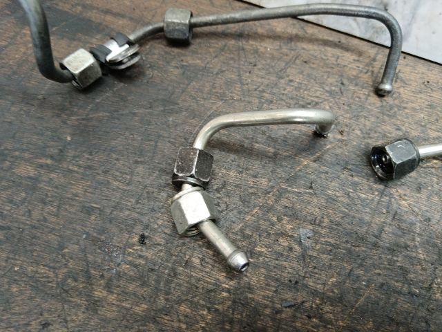 bontott SKODA OCTAVIA III Üzemanyagcső