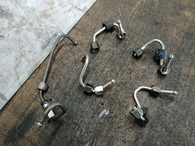 bontott SKODA OCTAVIA III Üzemanyagcső