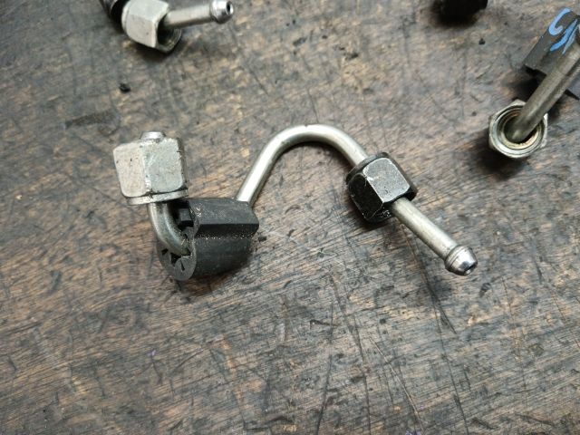 bontott SKODA OCTAVIA III Üzemanyagcső