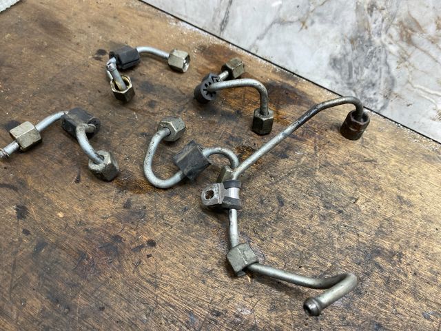 bontott SKODA OCTAVIA III Üzemanyagcső