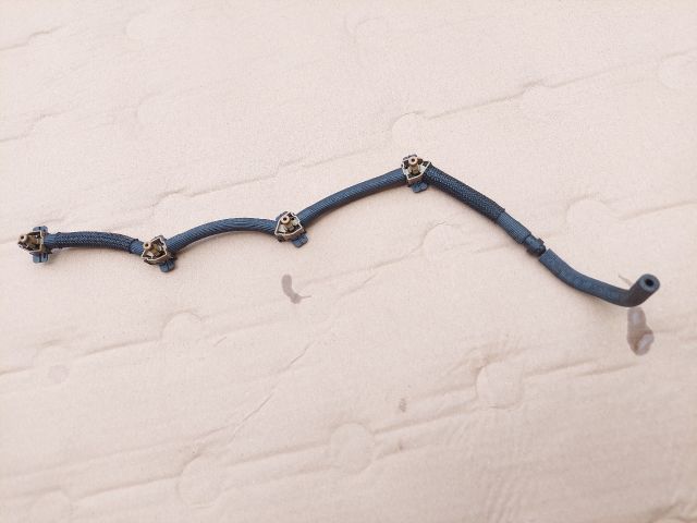 bontott SKODA OCTAVIA III Üzemanyagcső