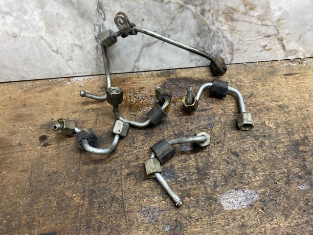 bontott SKODA OCTAVIA III Üzemanyagcső