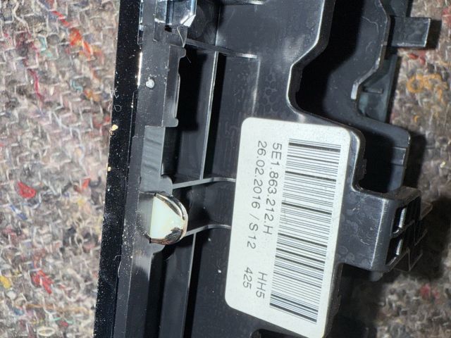 bontott SKODA OCTAVIA III Váltókar Keret