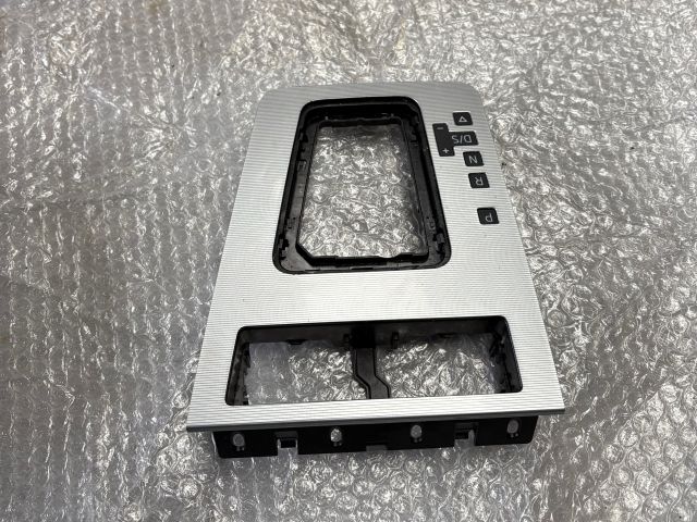 bontott SKODA OCTAVIA III Váltószoknya Rögzítő Keret