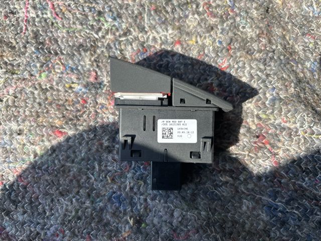 bontott SKODA OCTAVIA III Vészvillogó Kapcsoló