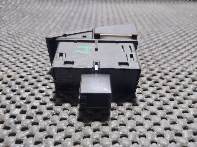 bontott SKODA OCTAVIA III Vészvillogó Kapcsoló