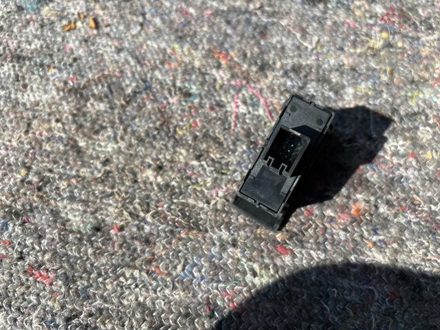 bontott SKODA OCTAVIA III Vészvillogó Kapcsoló