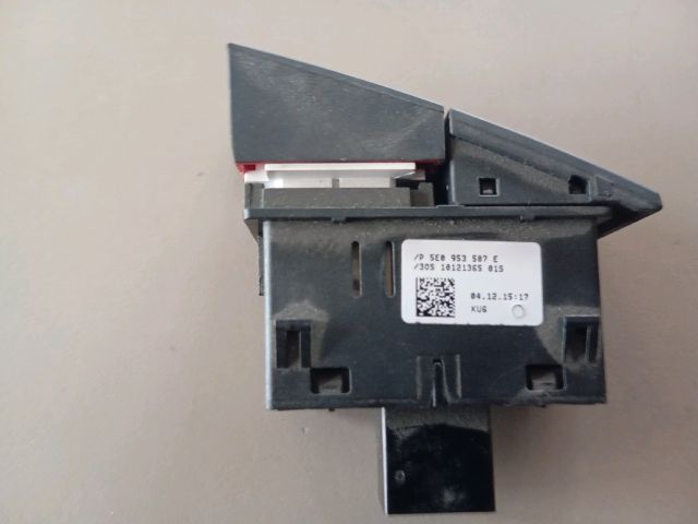 bontott SKODA OCTAVIA III Vészvillogó Kapcsoló