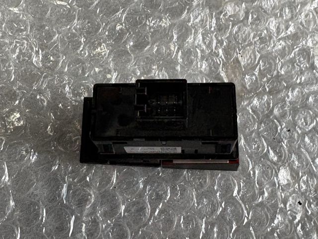 bontott SKODA OCTAVIA III Vészvillogó Kapcsoló