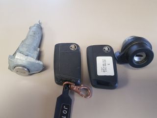 bontott SKODA OCTAVIA III Zárbetét Szett