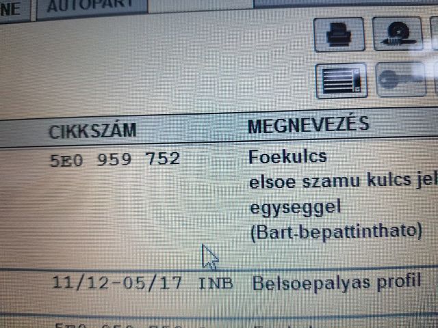 bontott SKODA OCTAVIA III Zárbetét Szett