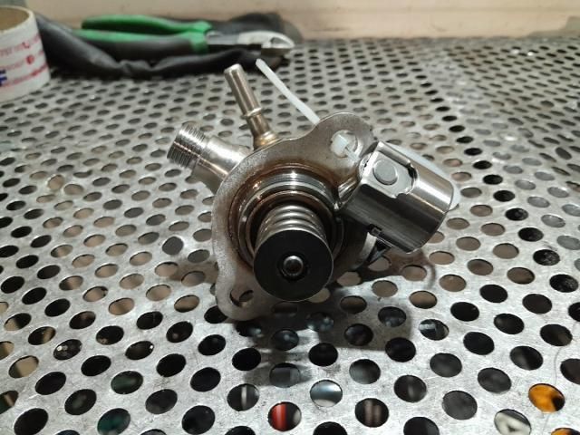 bontott SKODA OCTAVIA IV Nagynyomású Szivattyú