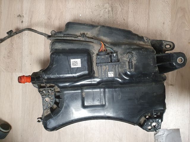 bontott SKODA OCTAVIA IV AdBlue Tartály