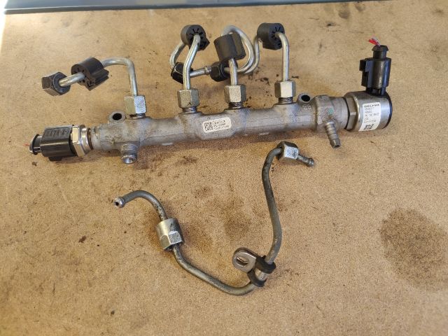 bontott SKODA OCTAVIA IV Közösnyomócső