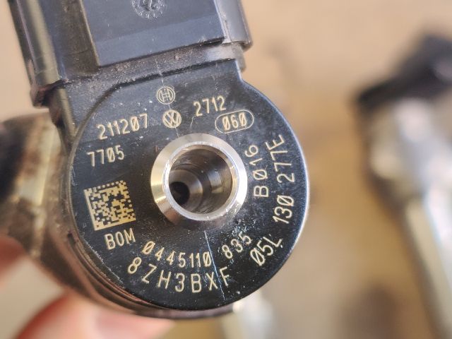 bontott SKODA OCTAVIA IV Porlasztó Sor / Híd