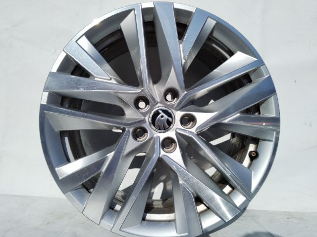 bontott SKODA OCTAVIA IV Alufelni (1 db)