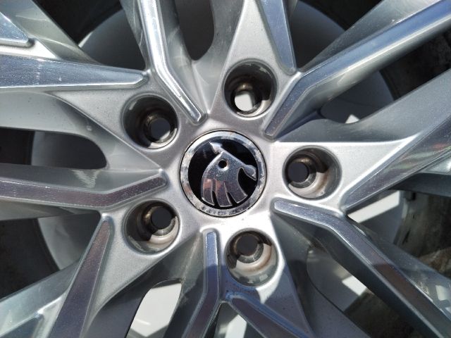 bontott SKODA OCTAVIA IV Alufelni (1 db)